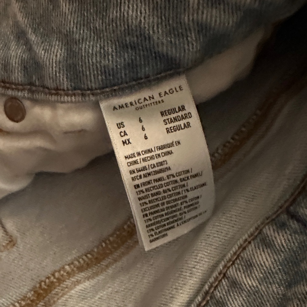 American Eagle Outfitters Mom Jean - Picture 7 of 8